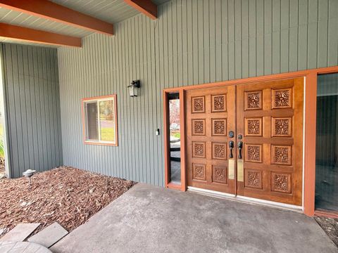 Tiny photo for 1662 Cove Point Road, Klamath Falls, OR 97601 (MLS # 220219598)