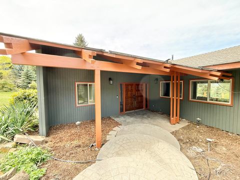 Tiny photo for 1662 Cove Point Road, Klamath Falls, OR 97601 (MLS # 220219598)