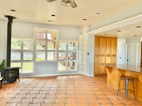 Tiny photo for 1662 Cove Point Road, Klamath Falls, OR 97601 (MLS # 220219598)