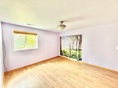 Tiny photo for 1662 Cove Point Road, Klamath Falls, OR 97601 (MLS # 220219598)
