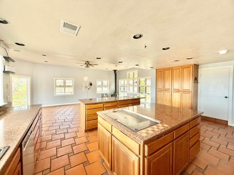 Tiny photo for 1662 Cove Point Road, Klamath Falls, OR 97601 (MLS # 220219598)