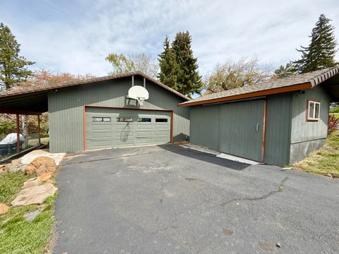 Tiny photo for 1662 Cove Point Road, Klamath Falls, OR 97601 (MLS # 220219598)