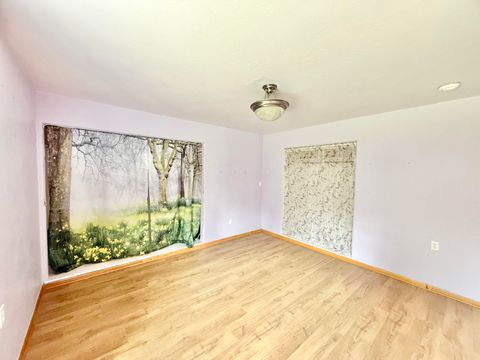 Tiny photo for 1662 Cove Point Road, Klamath Falls, OR 97601 (MLS # 220219598)