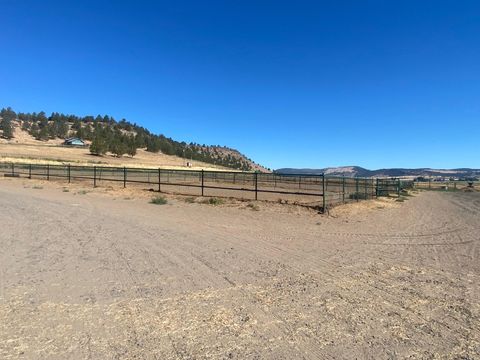 Tiny photo for 22579 Malin Cemetery Road, Malin, OR 97632 (MLS # 220213622)