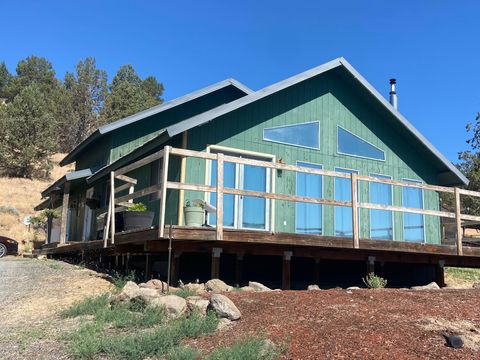 Tiny photo for 22579 Malin Cemetery Road, Malin, OR 97632 (MLS # 220213622)