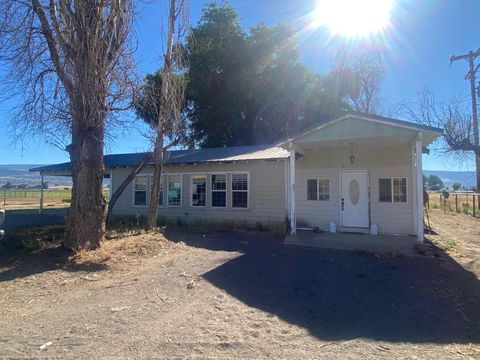 Tiny photo for 22579 Malin Cemetery Road, Malin, OR 97632 (MLS # 220213622)