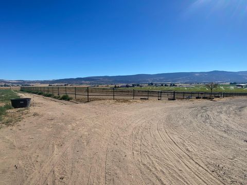 Tiny photo for 22579 Malin Cemetery Road, Malin, OR 97632 (MLS # 220213622)