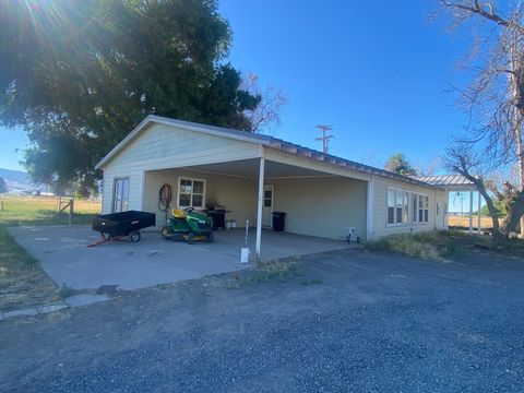 Tiny photo for 22579 Malin Cemetery Road, Malin, OR 97632 (MLS # 220213622)
