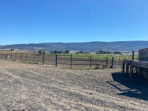 Tiny photo for 22579 Malin Cemetery Road, Malin, OR 97632 (MLS # 220213622)