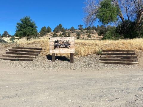 Tiny photo for 22579 Malin Cemetery Road, Malin, OR 97632 (MLS # 220213622)