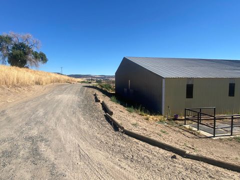 Tiny photo for 22579 Malin Cemetery Road, Malin, OR 97632 (MLS # 220213622)