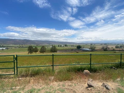 Tiny photo for 22579 Malin Cemetery Road, Malin, OR 97632 (MLS # 220213622)