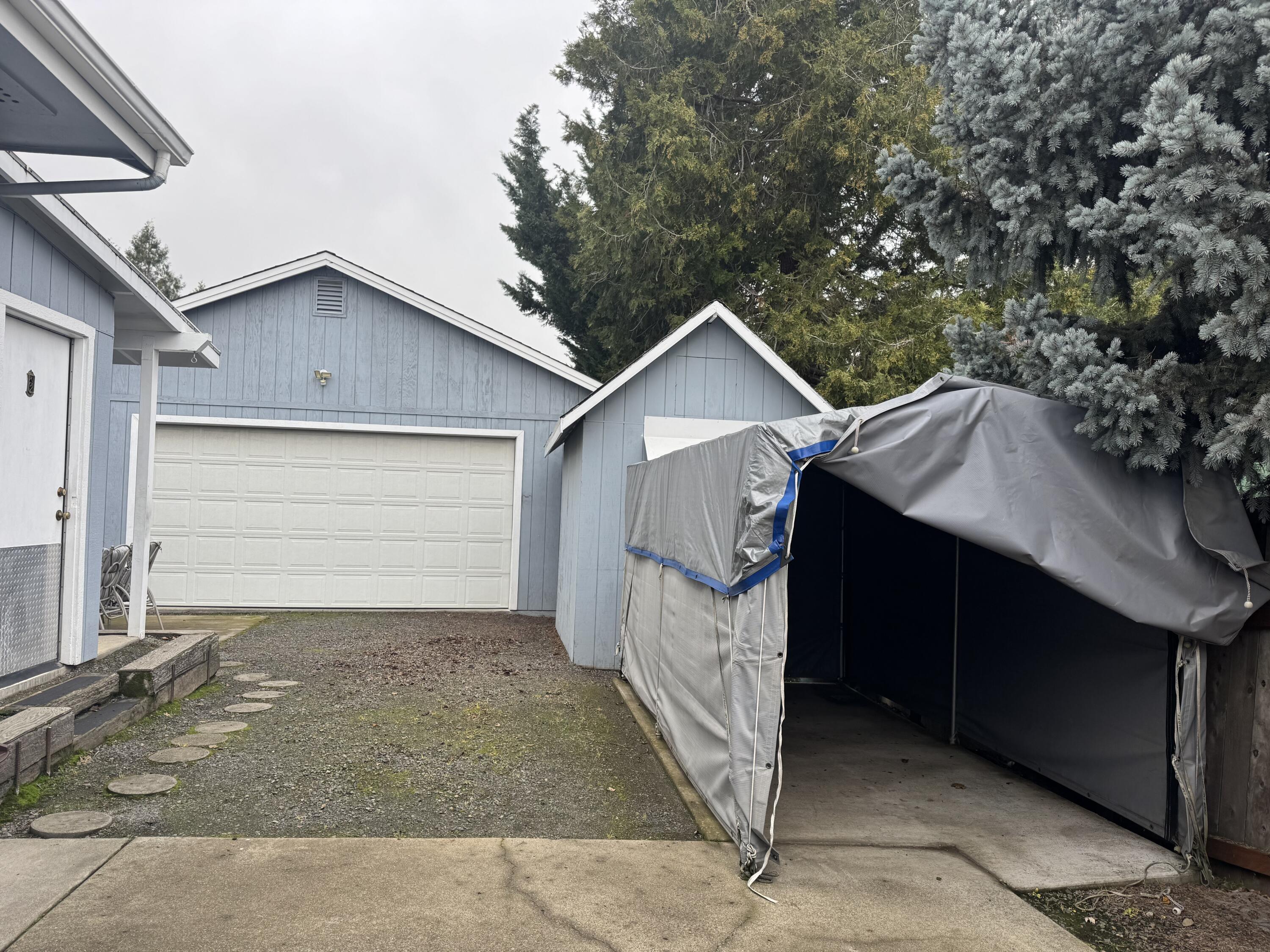 Emerald Flats - Residential