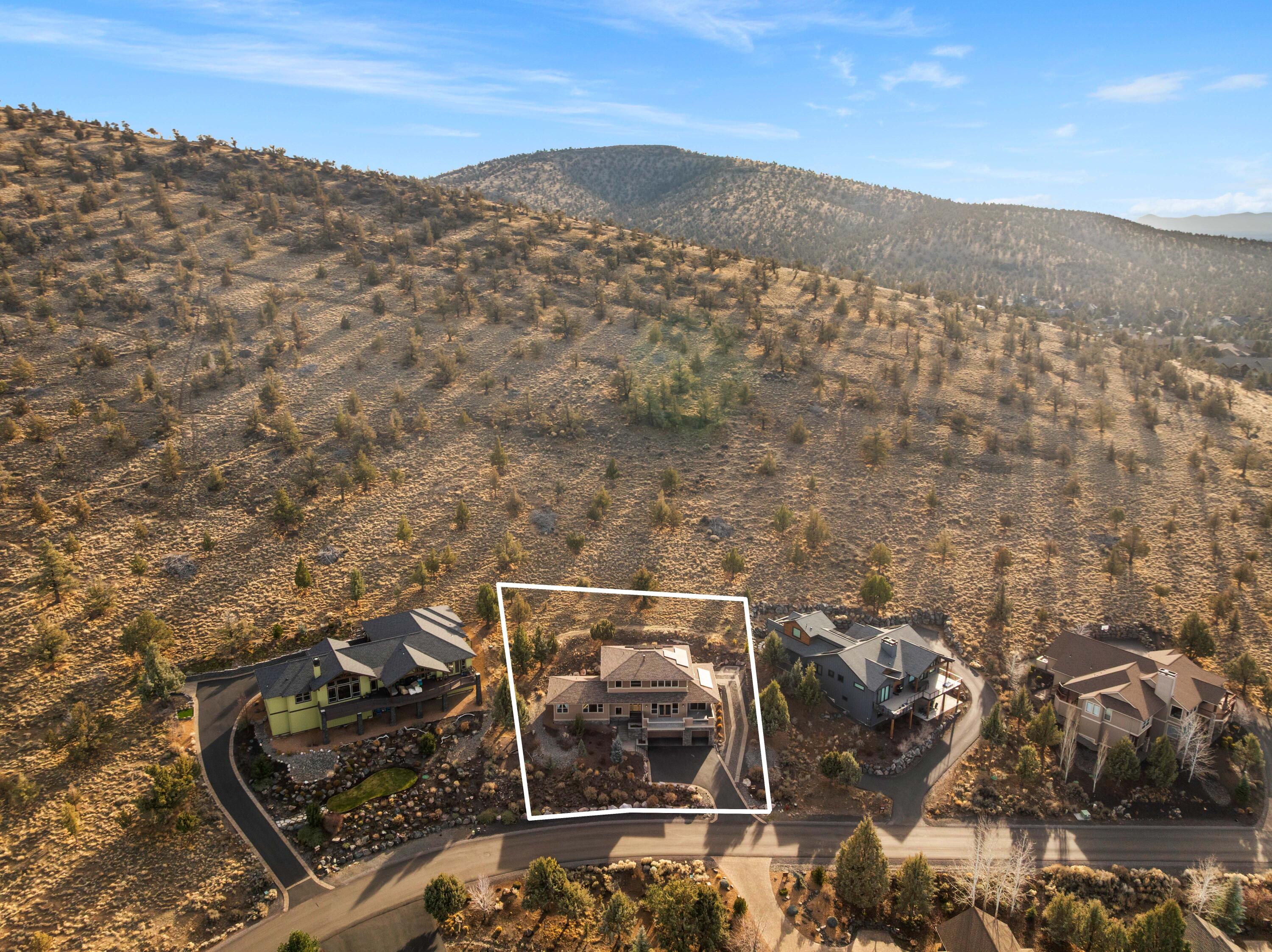 864 Highland View Loop