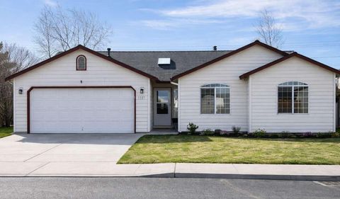 1737 NE 7th Street Redmond OR 97756