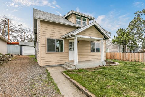 Tiny photo for 528 Pearl Street, Medford, OR 97504 (MLS # 220217003)