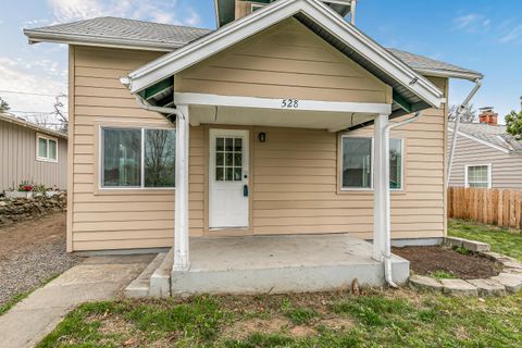 Tiny photo for 528 Pearl Street, Medford, OR 97504 (MLS # 220217003)