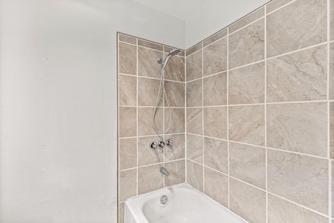 Tiny photo for 528 Pearl Street, Medford, OR 97504 (MLS # 220217003)