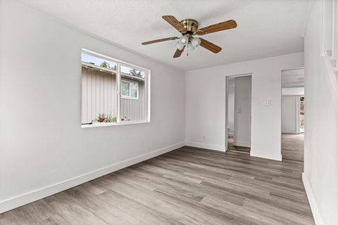 Tiny photo for 528 Pearl Street, Medford, OR 97504 (MLS # 220217003)