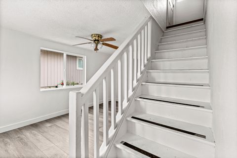 Tiny photo for 528 Pearl Street, Medford, OR 97504 (MLS # 220217003)