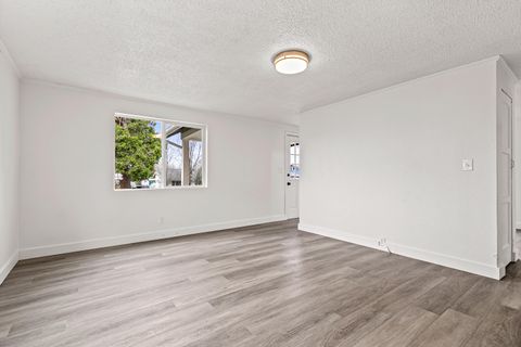 Tiny photo for 528 Pearl Street, Medford, OR 97504 (MLS # 220217003)