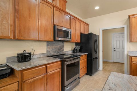 Tiny photo for 659 Blue Moon Drive, Central Point, OR 97502 (MLS # 220216902)