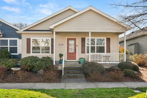 Photo of 659 Blue Moon Drive, Central Point, OR 97502 (MLS # 220216902)