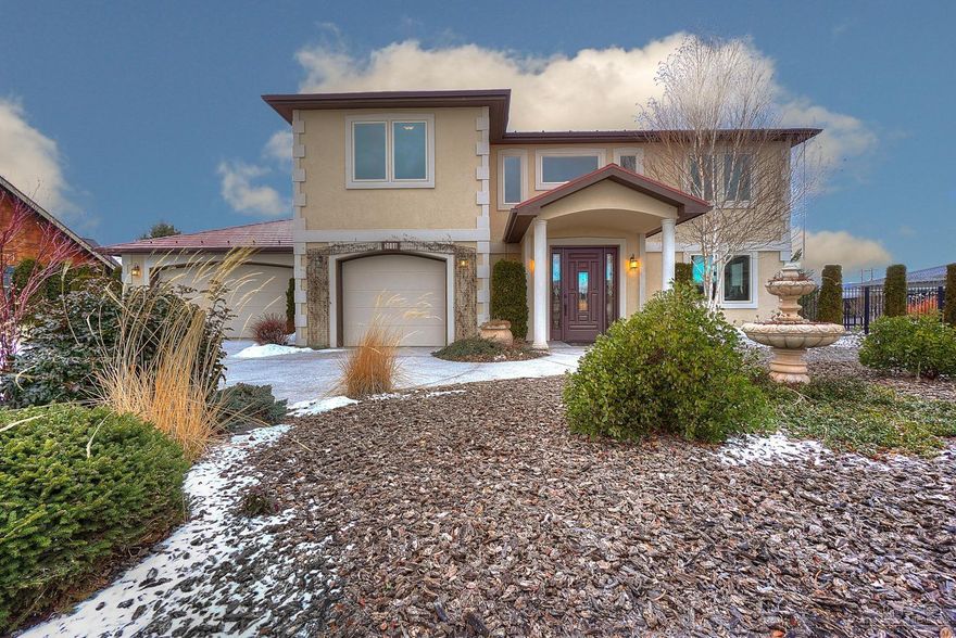 Sitting high atop the the hill in SW Redmond, you'll enjoy snow-capped Cascade views from this Tuscan designed, Earth Advantage home. ICF construction w/no expense spared, this home was the star of the Tour of Homes. Radiant in floor heating in house & garage & heated w/Solar Pwr. Energy recovery systems, metal shingle roof, stucco walls & low maintenance gardenscape. Chef's kitchen w/warming oven, dbl dishwasher, island. Grand Mstr Ste w/jetted tub, walkin tile shower, gas fp, balcony & Amazing Mtn Views!