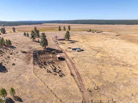 Tiny photo for 300 Road 49 Silverlake Highway, Chiloquin, OR 97624 (MLS # 220224864)