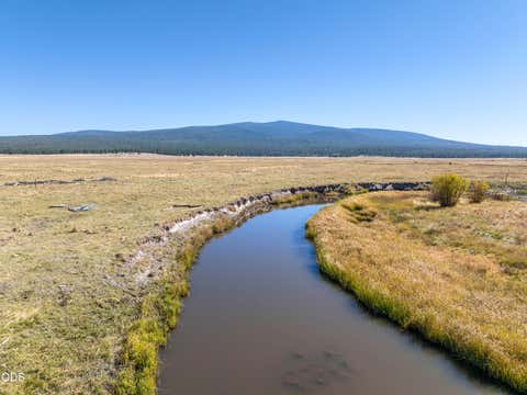 Tiny photo for 300 Road 49 Silverlake Highway, Chiloquin, OR 97624 (MLS # 220224864)