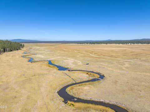 Tiny photo for 300 Road 49 Silverlake Highway, Chiloquin, OR 97624 (MLS # 220224864)