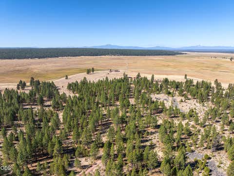 Tiny photo for 300 Road 49 Silverlake Highway, Chiloquin, OR 97624 (MLS # 220224864)