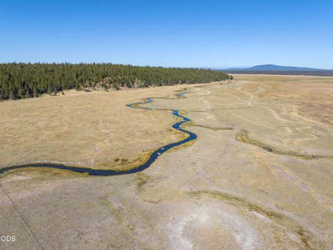 Tiny photo for 300 Road 49 Silverlake Highway, Chiloquin, OR 97624 (MLS # 220224864)