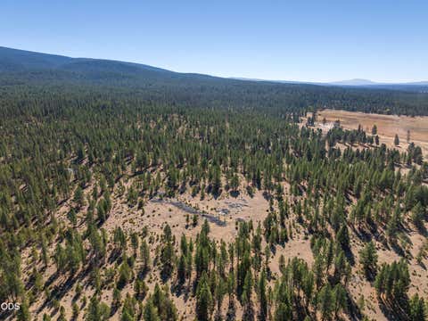Tiny photo for 300 Road 49 Silverlake Highway, Chiloquin, OR 97624 (MLS # 220224864)