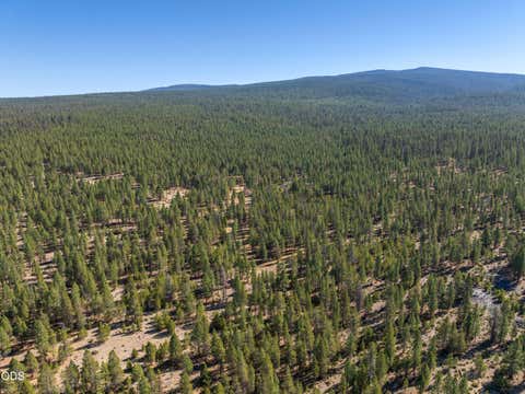 Tiny photo for 300 Road 49 Silverlake Highway, Chiloquin, OR 97624 (MLS # 220224864)
