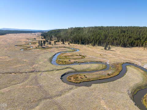 Tiny photo for 300 Road 49 Silverlake Highway, Chiloquin, OR 97624 (MLS # 220224864)