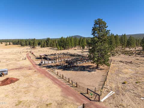 Tiny photo for 300 Road 49 Silverlake Highway, Chiloquin, OR 97624 (MLS # 220224864)