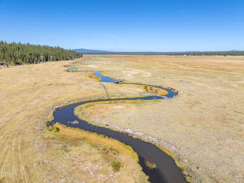 Tiny photo for 300 Road 49 Silverlake Highway, Chiloquin, OR 97624 (MLS # 220224864)
