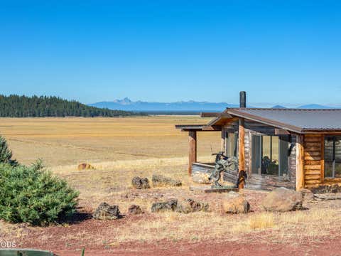 Tiny photo for 300 Road 49 Silverlake Highway, Chiloquin, OR 97624 (MLS # 220224864)
