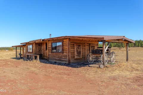 Tiny photo for 300 Road 49 Silverlake Highway, Chiloquin, OR 97624 (MLS # 220224864)