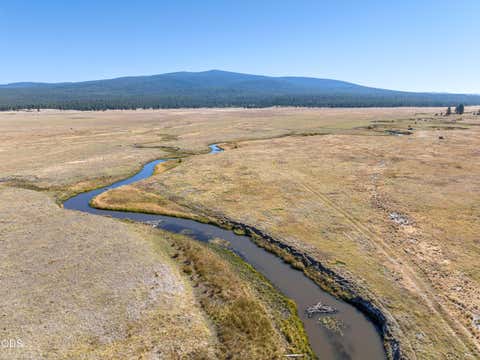 Tiny photo for 300 Road 49 Silverlake Highway, Chiloquin, OR 97624 (MLS # 220224864)