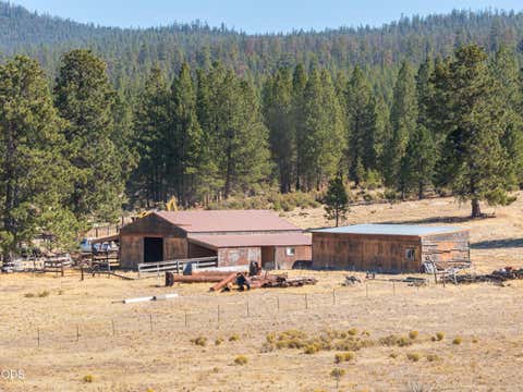 Tiny photo for 300 Road 49 Silverlake Highway, Chiloquin, OR 97624 (MLS # 220224864)