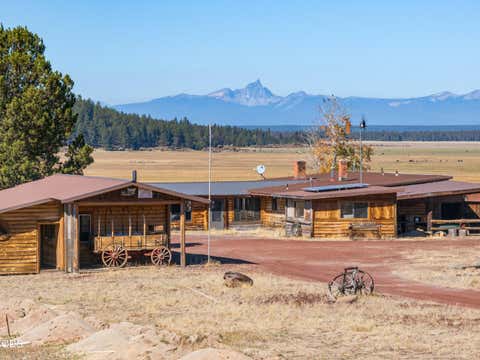 Photo of 300 Road 49 Silverlake Highway, Chiloquin, OR 97624 (MLS # 220224864)