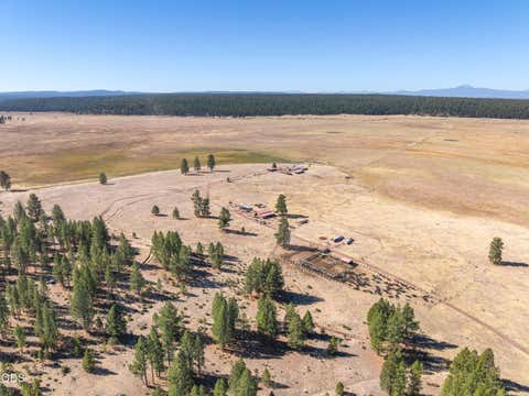 Tiny photo for 300 Road 49 Silverlake Highway, Chiloquin, OR 97624 (MLS # 220224864)