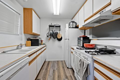 Tiny photo for 2150 SW Canyon Drive, Redmond, OR 97756 (MLS # 220214405)