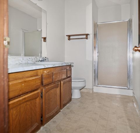 Tiny photo for 450 Fulton Street, Klamath Falls, OR 97601 (MLS # 220215729)