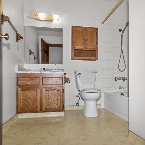 Tiny photo for 450 Fulton Street, Klamath Falls, OR 97601 (MLS # 220215729)