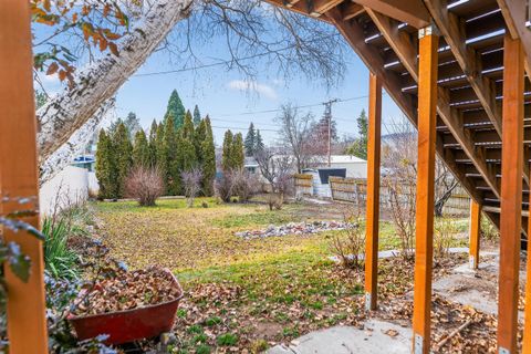 Tiny photo for 450 Fulton Street, Klamath Falls, OR 97601 (MLS # 220215729)