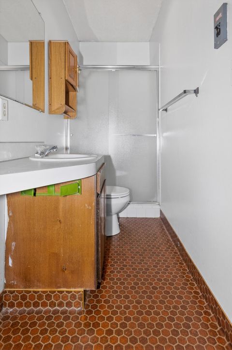 Tiny photo for 450 Fulton Street, Klamath Falls, OR 97601 (MLS # 220215729)