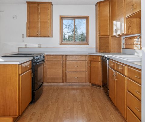 Tiny photo for 450 Fulton Street, Klamath Falls, OR 97601 (MLS # 220215729)